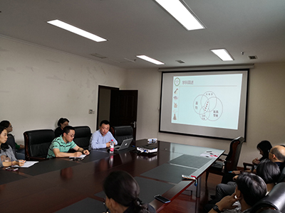 Director Yang Guang was invited to give a lecture on 